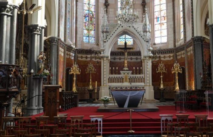 Zwei Goldbarren wurden von einer anonymen Person in eine Kirche gelegt, um deren Restaurierung zu finanzieren: Nachrichten