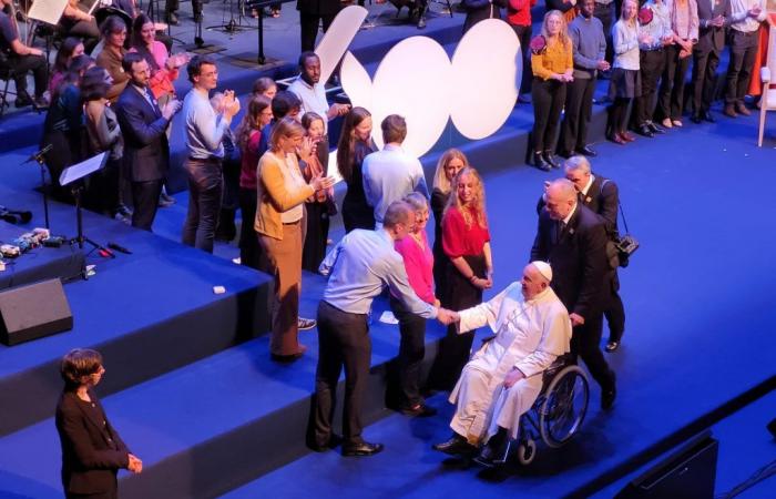 Papst Franziskus im Dialog an der UCLouvain