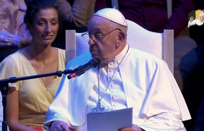 Papst Franziskus im Dialog an der UCLouvain