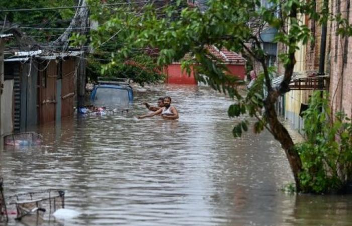 Mindestens 104 Tote, 64 Vermisste bei Überschwemmungen in Nepal