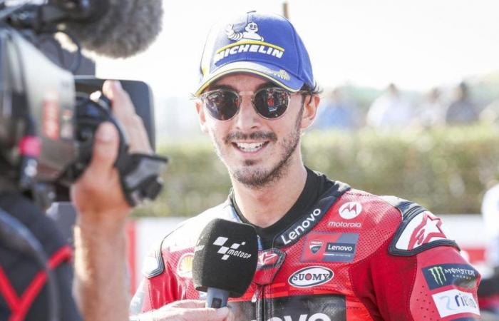 Francesco Bagnaia steigt auf das Podium, er rettet die Möbel nach einem komplizierten Rennen