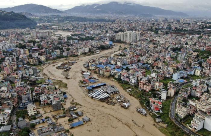 In Nepal steigt die Zahl der Todesopfer durch sintflutartige Regenfälle auf 148 Tote und 59 Vermisste