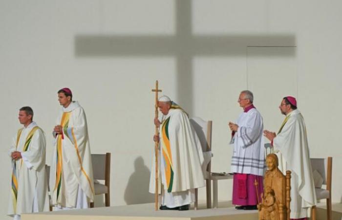 In Brüssel fordert Papst Franziskus die Bischöfe auf, sexuellen Missbrauch in der Kirche nicht zu „vertuschen“.