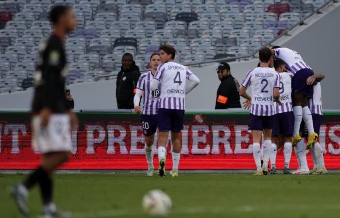 Toulouse in voller Länge gegen OL mit McKenzie zurück