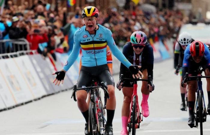 Die Belgierin Lotte Kopecky behält ihren Weltmeistertitel