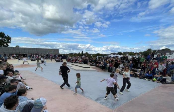 In Auray, dem Skatepark, wo man sich gut treffen kann