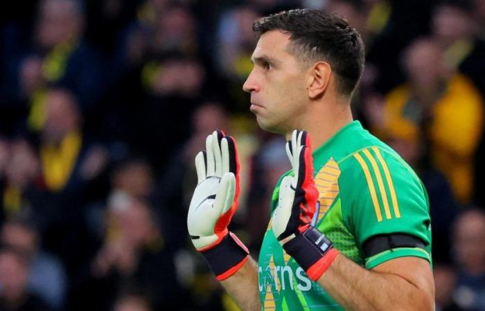 „Ich entschuldige mich, wenn ich jemanden beleidigt habe“, sagt der argentinische Torhüter Emiliano Martinez nach der Sperre