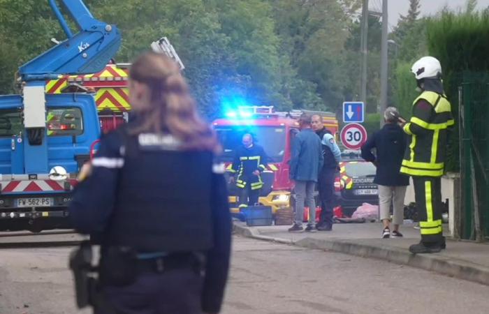 Zwei Tote und ein Verletzter beim Brand eines Hauses in Liverdun, einer Großfeuerwehr im Einsatz