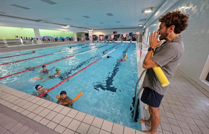 Im Schwimmbad von Saint-Pierre-du-Mont träumen Kinder von den Spielen