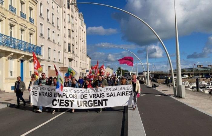 In Cherbourg versammelten sich mehr als tausend Menschen auf Aufruf der Gewerkschaften