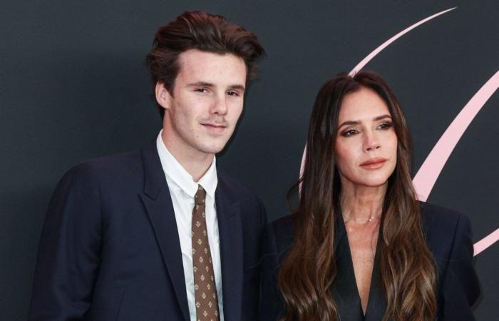 Cruz Beckham am Arm seiner neuen Partnerin Jackie, dem Double seiner Mutter Victoria