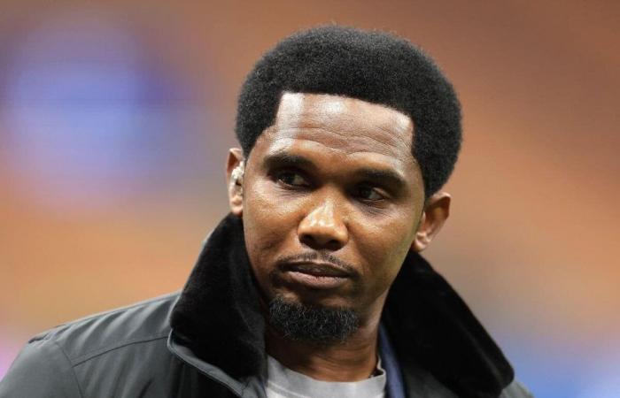 Samuel Eto’o wurde von der FIFA für sechs Monate von allen Spielen der kamerunischen Nationalmannschaft ausgeschlossen