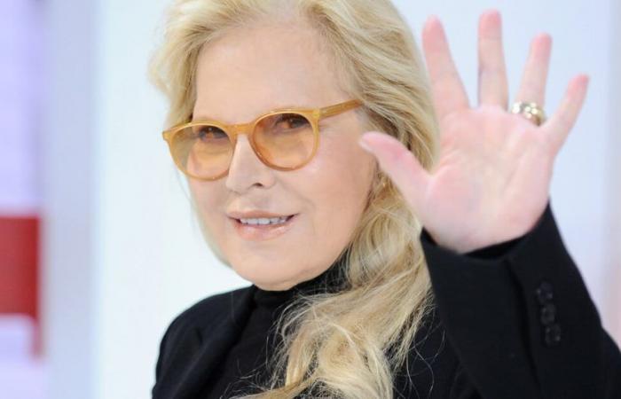 Offenherzig erklärt Sylvie Vartan ihren Abschied von der Bühne und überrascht Léa Salamé