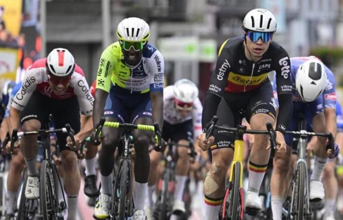 Arnaud De Lie gewinnt Binche-Chimay-Binche vor Biniam Girmay