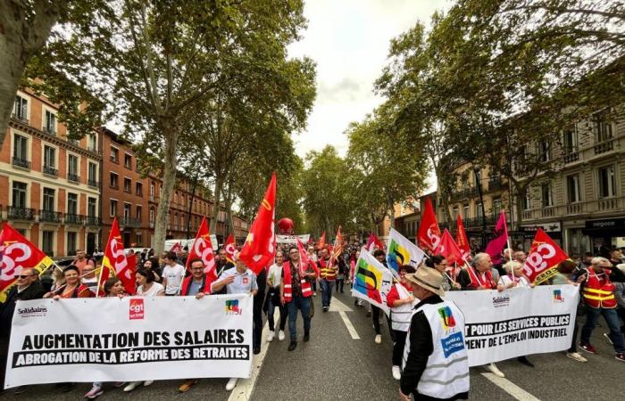 Mehrere tausend Demonstranten auf der Straße