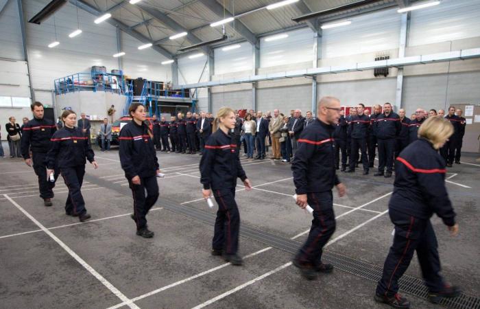 Die Behörden gratulieren den Feuerwehrleuten, die als nationale Verstärkung abgereist sind