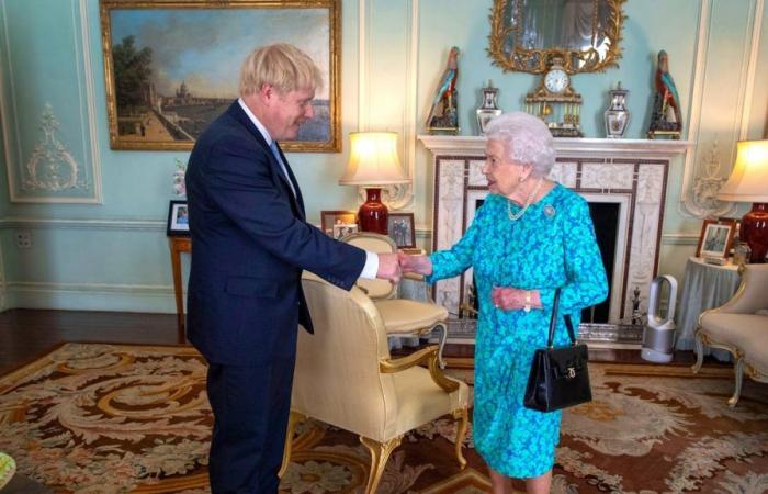 Boris Johnson enthüllt die wahre Todesursache von Elizabeth II