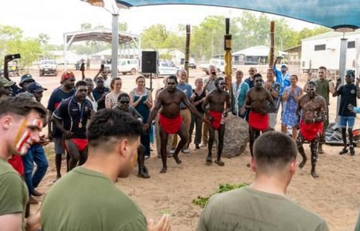 Indigene Zeremonien ehren Marineinfanteristen, die vor einem Jahr beim Absturz der Osprey in Australien getötet wurden