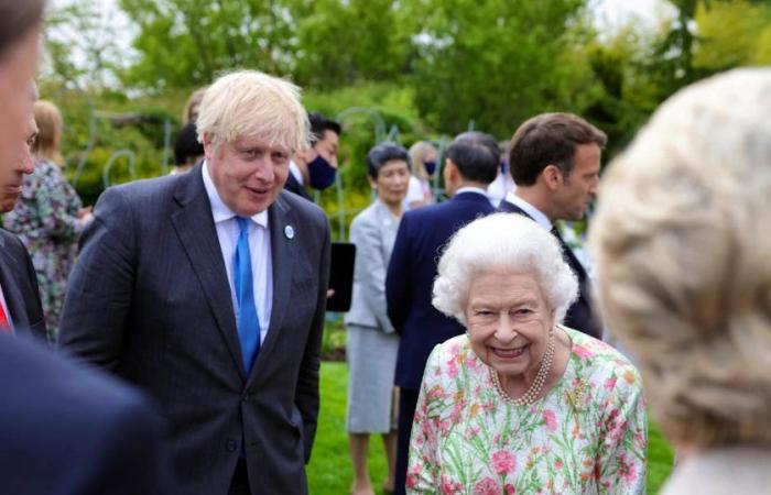 Boris Johnson enthüllt die geheim gehaltene Todesursache von Elizabeth II