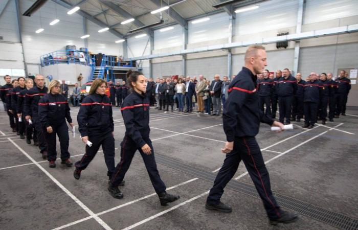 Die Behörden gratulieren den Feuerwehrleuten, die als nationale Verstärkung abgereist sind