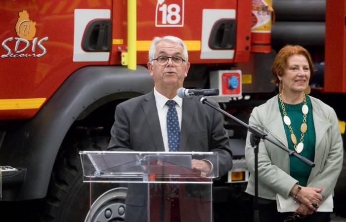 Die Behörden gratulieren den Feuerwehrleuten, die als nationale Verstärkung abgereist sind