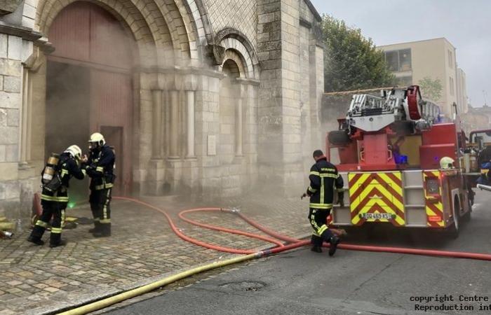 ein Brand in der Kirche Saint-Hilaire