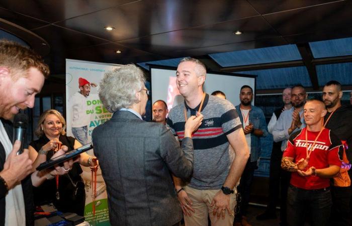 Jean-Baptiste Mauger, Fahrer im Großraum Tarbes-Lourdes-Pyrénées, gewinnt den Sonderpreis im nationalen Wettbewerb „Goldener Bus“.