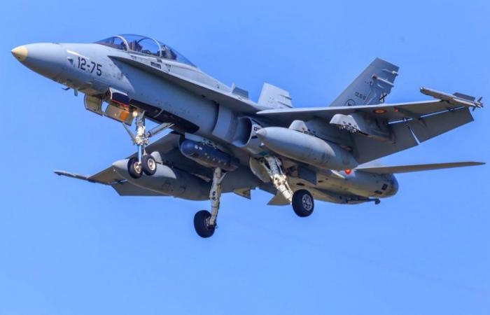 Kampfflugzeug stürzt in Ostspanien ab, Pilot getötet