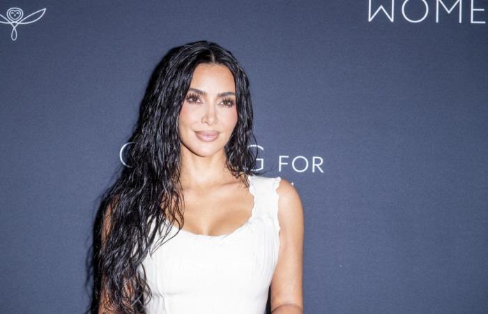 Kim Kardashian besuchte die echten Menendez-Brüder im Gefängnis und hier ist, was sie sagt