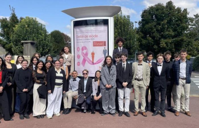 Schüler der Louis-Audouin-Oberschule organisieren eine Modenschau zugunsten von Pink October