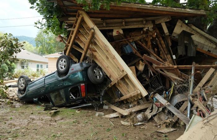 In den vom Hurrikan heimgesuchten Bergen, Schlamm und gegenseitiger Hilfe