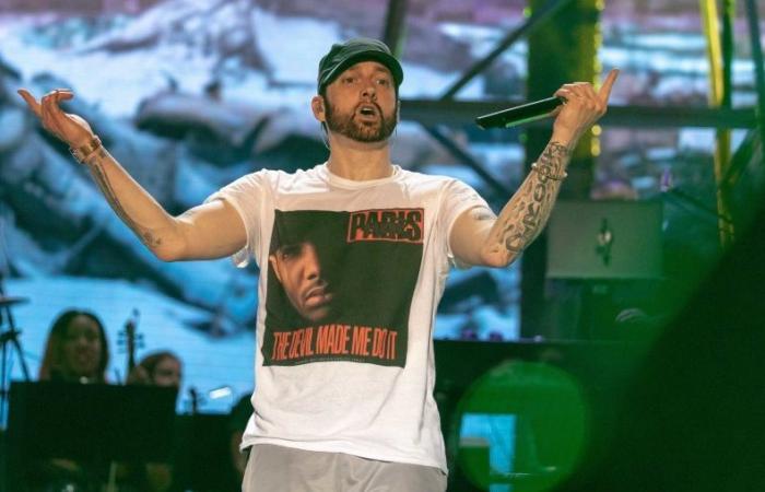 Eminems Tochter sagt ihm, dass er Großvater mit einem „Opa“-Trikot wird