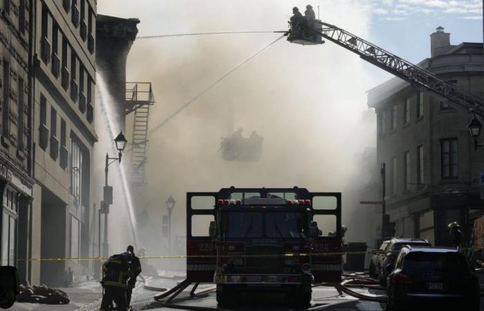 Feuer zerstört Gebäude in der Altstadt von Montreal