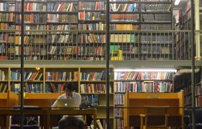 Eine Gewerkschaft prangert einen Bestellstopp in Stadtbibliotheken an, das Rathaus wehrt sich