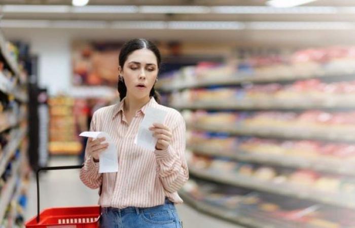 Diese Frau geht im teuersten Supermarkt der Welt einkaufen und ist verblüfft über die unglaublichen Obstpreise