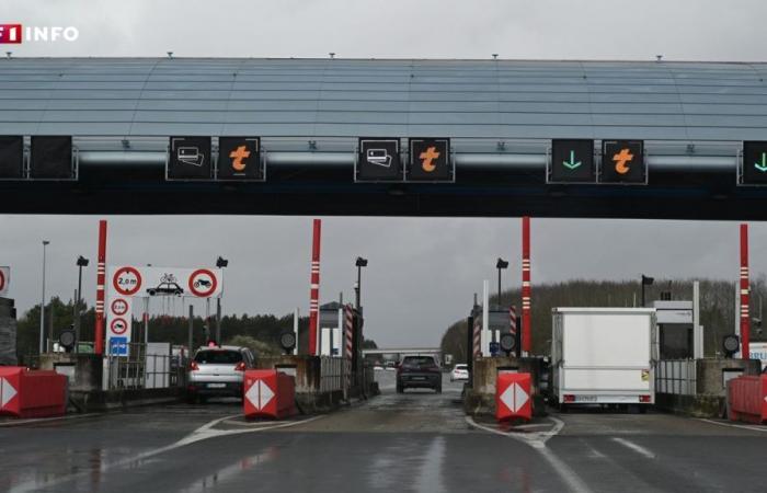 Er kann seine Bankkarte an der Mautstelle nicht finden: Ein Siebzigjähriger macht auf der A36 eine Kehrtwende und verursacht einen Unfall