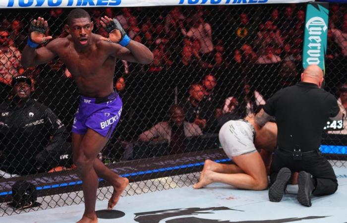 „Mike Tyson von MMA“ lässt seinen Gegner nach einem brutalen One-Punch-K.o.-Sieg bei UFC 307 zusammengesunken am Zaun zurück