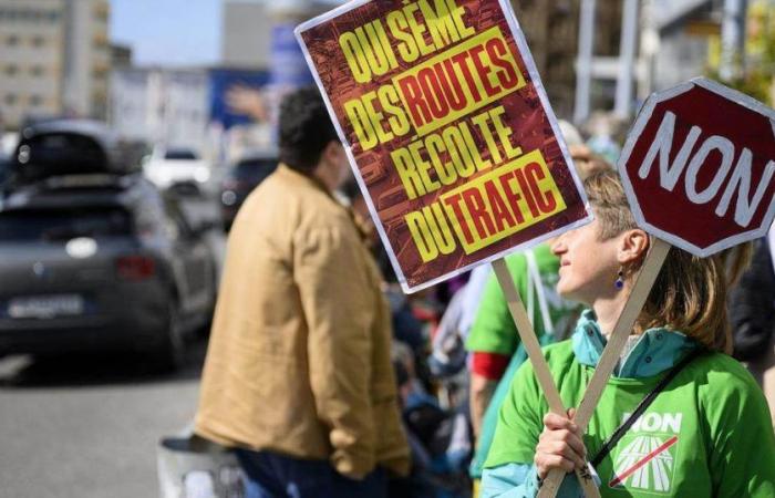 Zwei Demonstrationen in Genf und Lausanne gegen den Autobahnausbau – rts.ch