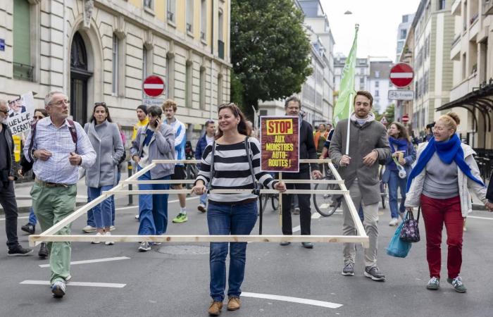 Zwei Demonstrationen in Genf und Lausanne gegen den Autobahnausbau – rts.ch