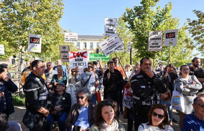 Politik. Die Glucksmann-Versuchung für die anwesenden Sozialisten zu Beginn der Place publique in La Réole