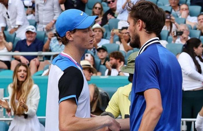 ATP – Shanghai > Daniil Medvedev, Opfer von Sinner und Alcaraz: „Ich habe in dieser Saison keinen Titel gewonnen, also ist es sicherlich nicht perfekt. Es ist schwierig, gegen Jannik und Carlos zu spielen.“