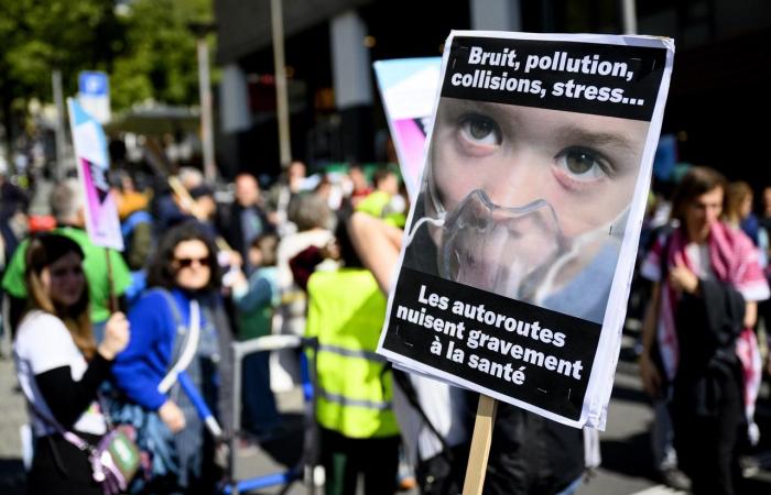 Zwei Demonstrationen in Genf und Lausanne gegen den Autobahnausbau – rts.ch