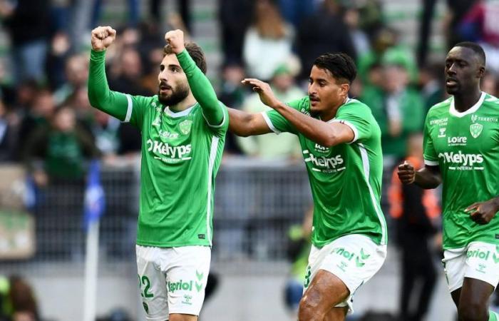 Mit einem Hattrick von Zuriko Davitashvili dominiert Saint-Etienne Auxerre (3:1) und verlässt die rote Zone