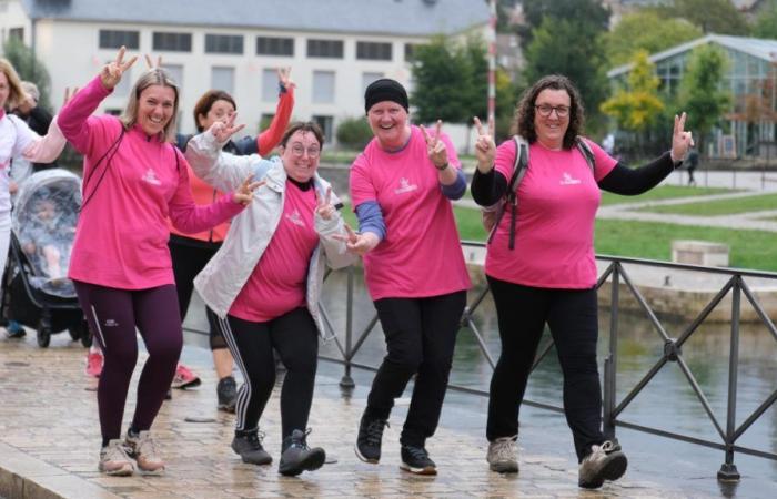 In Niort tragen 5.000 Menschen Rosa gegen Brustkrebs