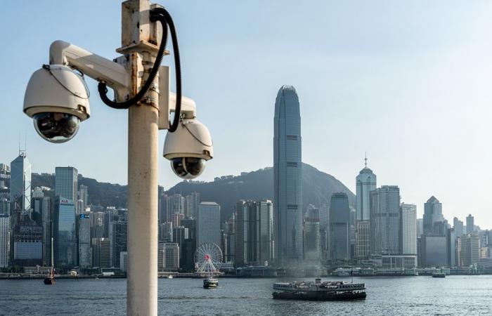 Hongkong plant die Installation Tausender Überwachungskameras. Kritiker sagen, es sei ein weiterer Beweis dafür, dass die Stadt näher an China heranrücke