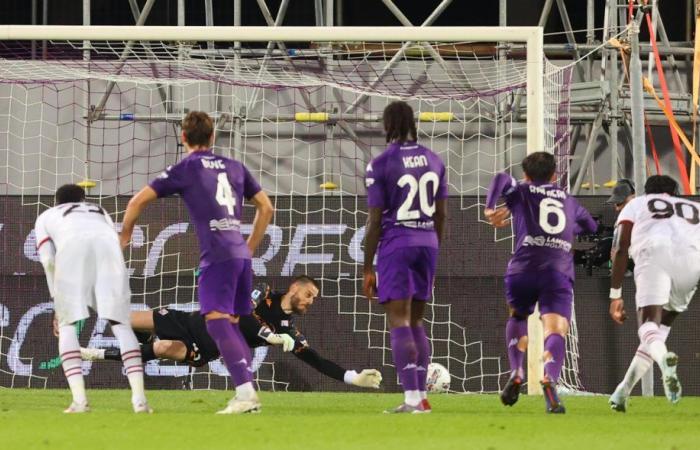 Maignan und De Gea parieren beide Elfmeter in der hektischen ersten Halbzeit beim Stand von 1:0