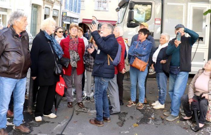 Prayssac. Mäuse und Bücher, Mitglieder besuchen Cahors