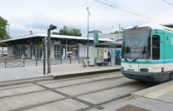 Gennevilliers: Die Straßenbahn rammt einen Mann auf einem Roller und fährt weiter, das Opfer in ernstem Zustand