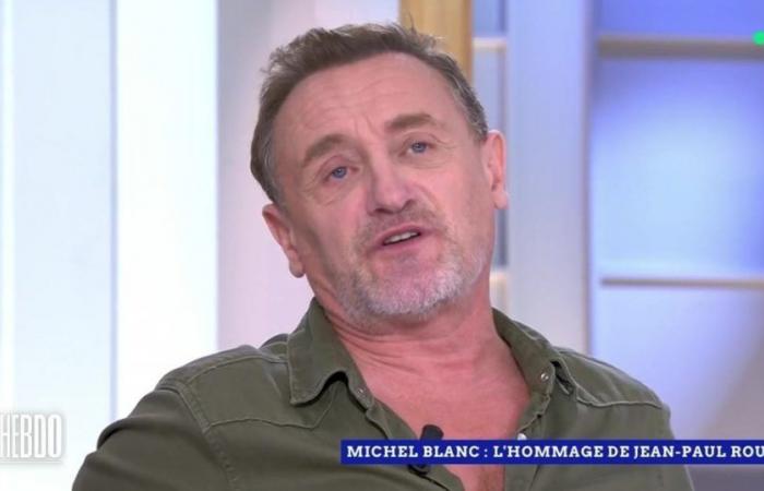 „Das fühlt sich komisch an!“ : Jean-Paul Rouve ist von Emotionen überwältigt, als er Michel Blanc in „C l’hebdo“ auf France 5 Tribut zollt