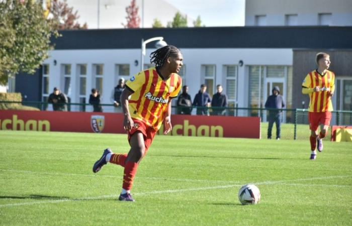 Wer ist Kyllian Antonio, 16 Jahre alt, der in die Berufsgruppe RC Lens berufen wurde?